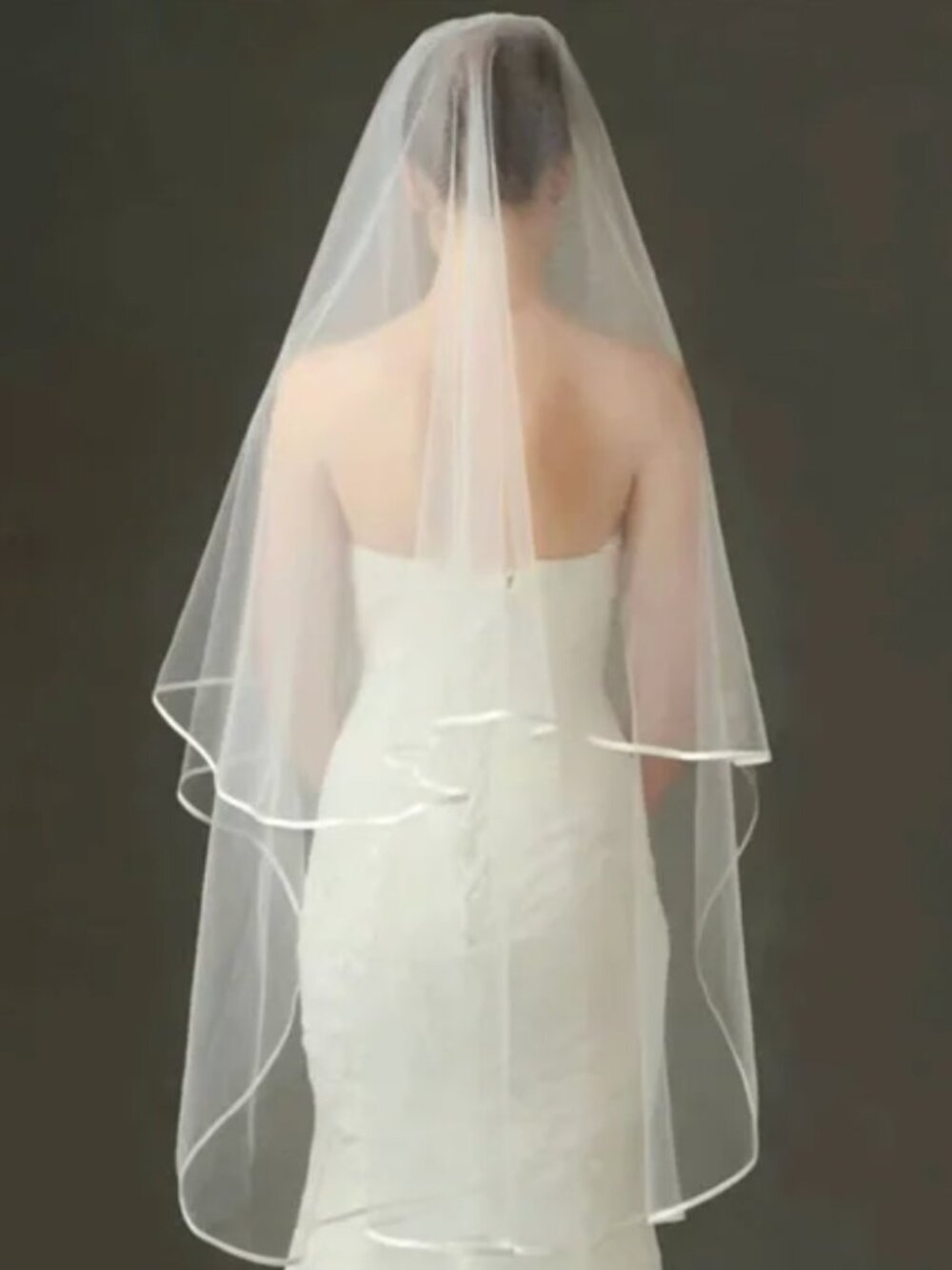 Satin Trim Knee Length Wedding Veil